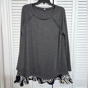 PinkBlush Women's L Gray Top with Patterened Ruffle